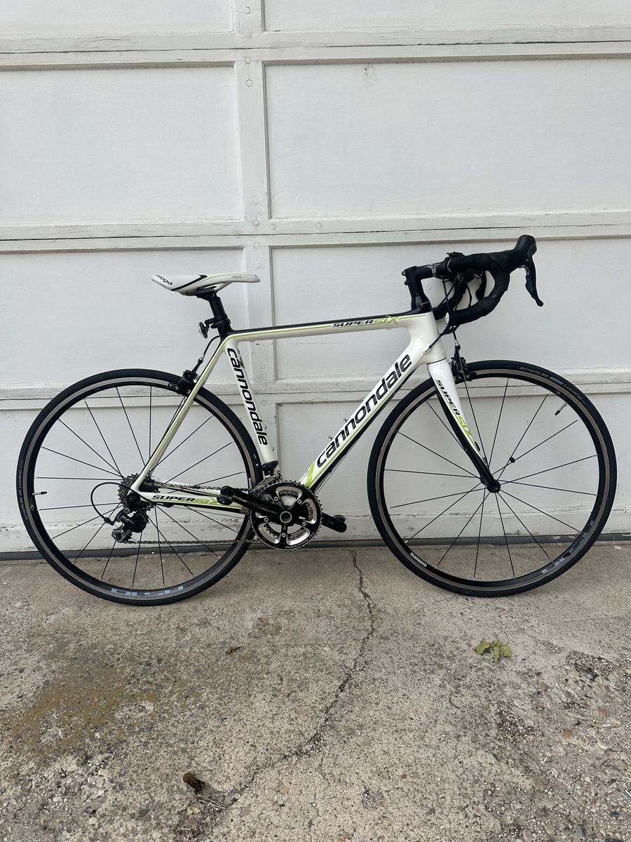 Women’s Cannondale Supersix road bike