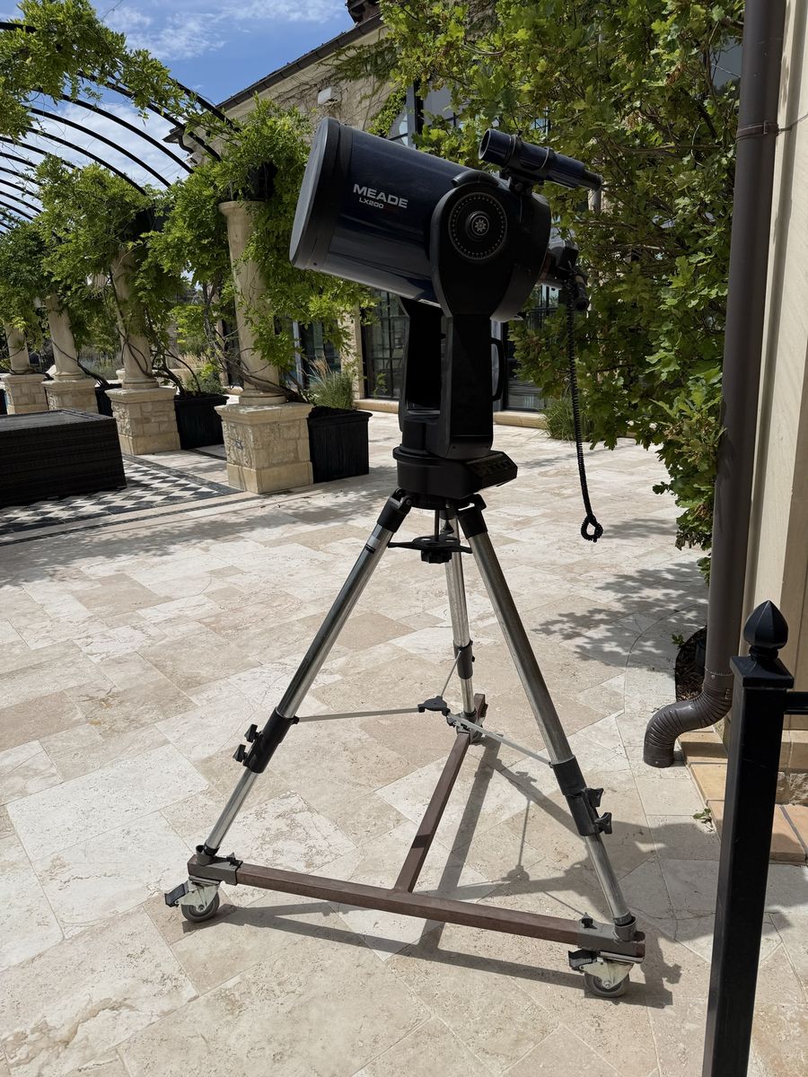 Meade LX200 GPS Computerized Drive System Telescope with Tripod and Casters