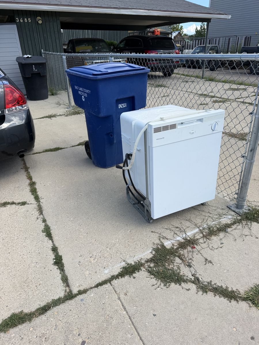 Frigidaire Portable Dishwasher - White
