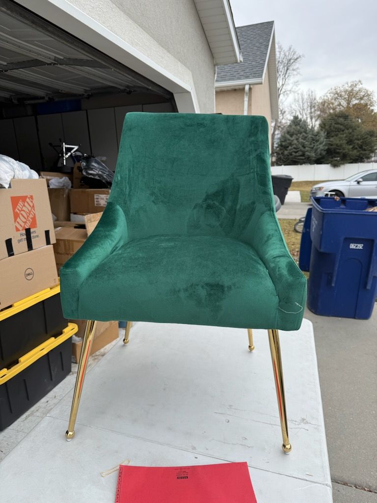 lot of 2 new green Chairs