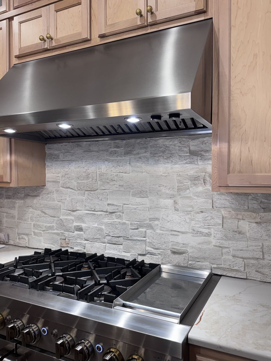 JennAir PRO-STYLE® 48"PROFESSIONAL WALL-MOUNT HOOD