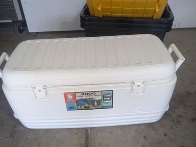 Igloo Extra Large 120qt Cooler