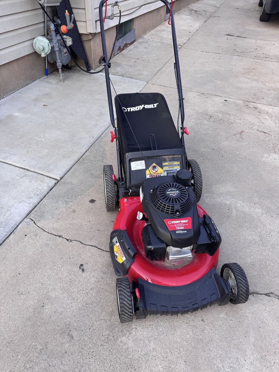 Like New Honda Lawnmower 