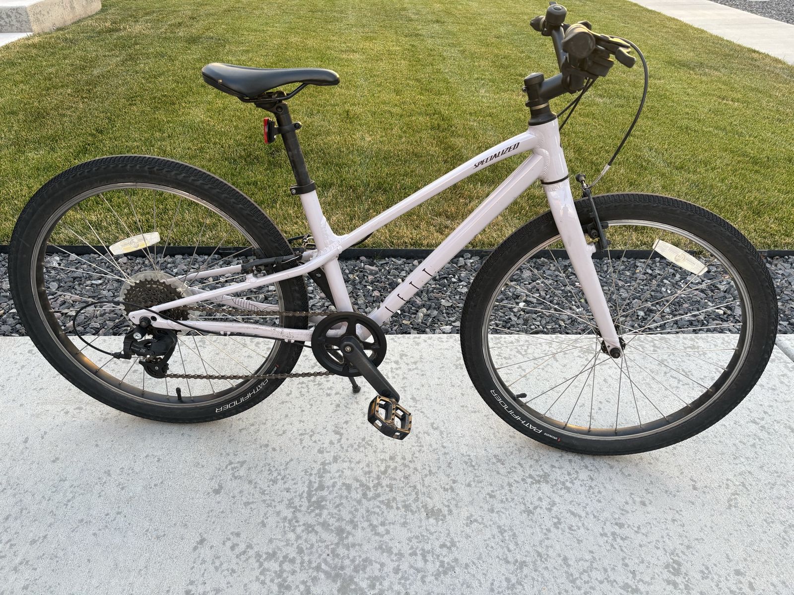Specialized Jett 20" Kids Bike - Light Purple,Lightweight, Pathfinder Tires