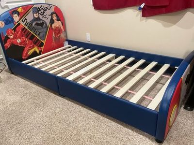 Batman, Superman, Wonder Woman, Flash DC Comics Justice League upholstered twin bed for Children
