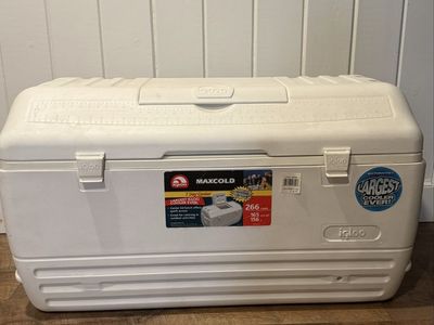 X-Large Igloo Cooler