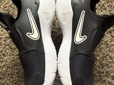 Nike Flex Runner 3 Black / White Slip-On Athletic Sneakers Boy's Size 4Y