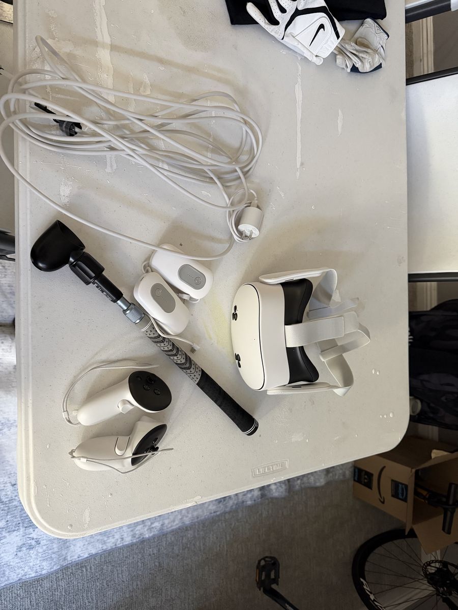 Meta Quest 3S 128GB VR Headset with Controllers and Golf Club Attachment