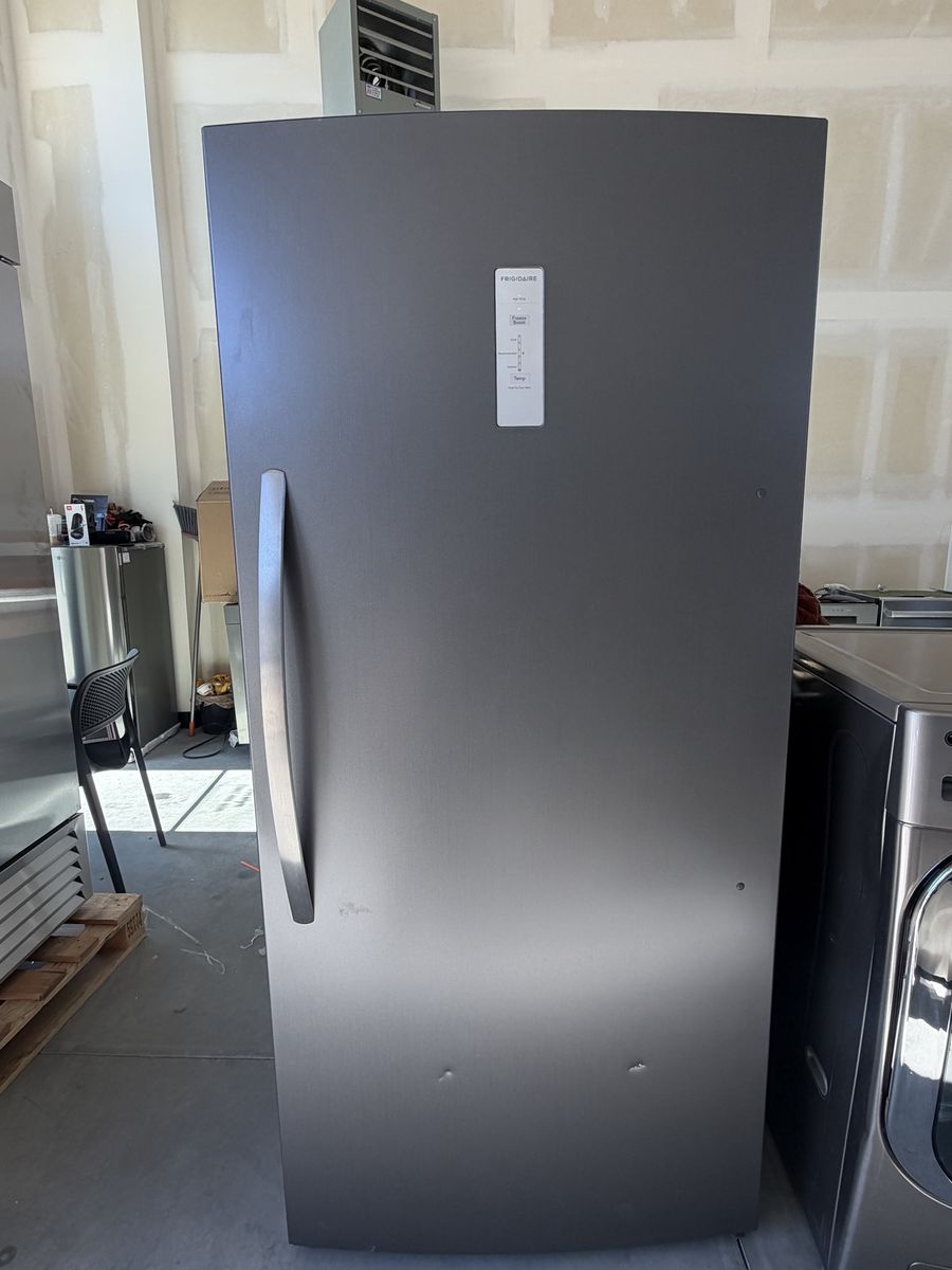 New Scratch & Dent Frigidaire 20 Cu. Ft.