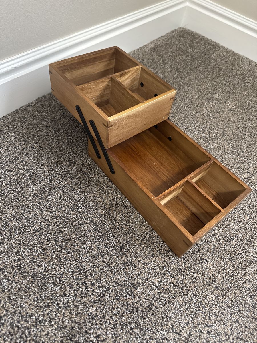 Women bathroom organizer