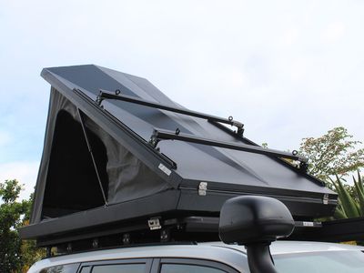Eezi-Awn Blade Hard Shell Rooftop Tent – Fully Outfitted