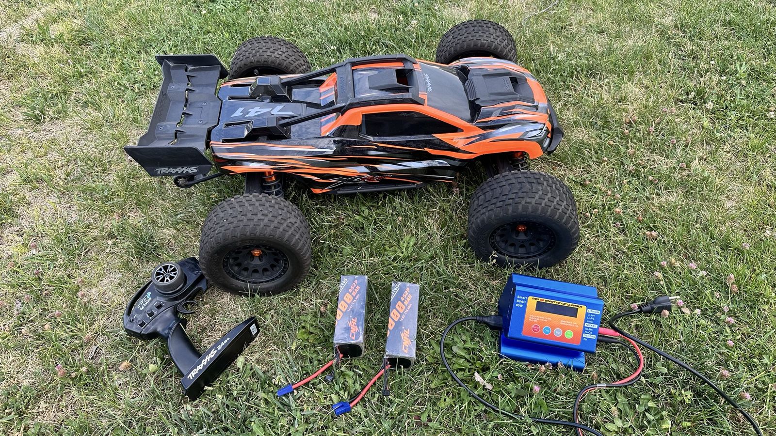 Traxxas XRT 1/5 8S 4X4 Truggy With Batteries & Charger