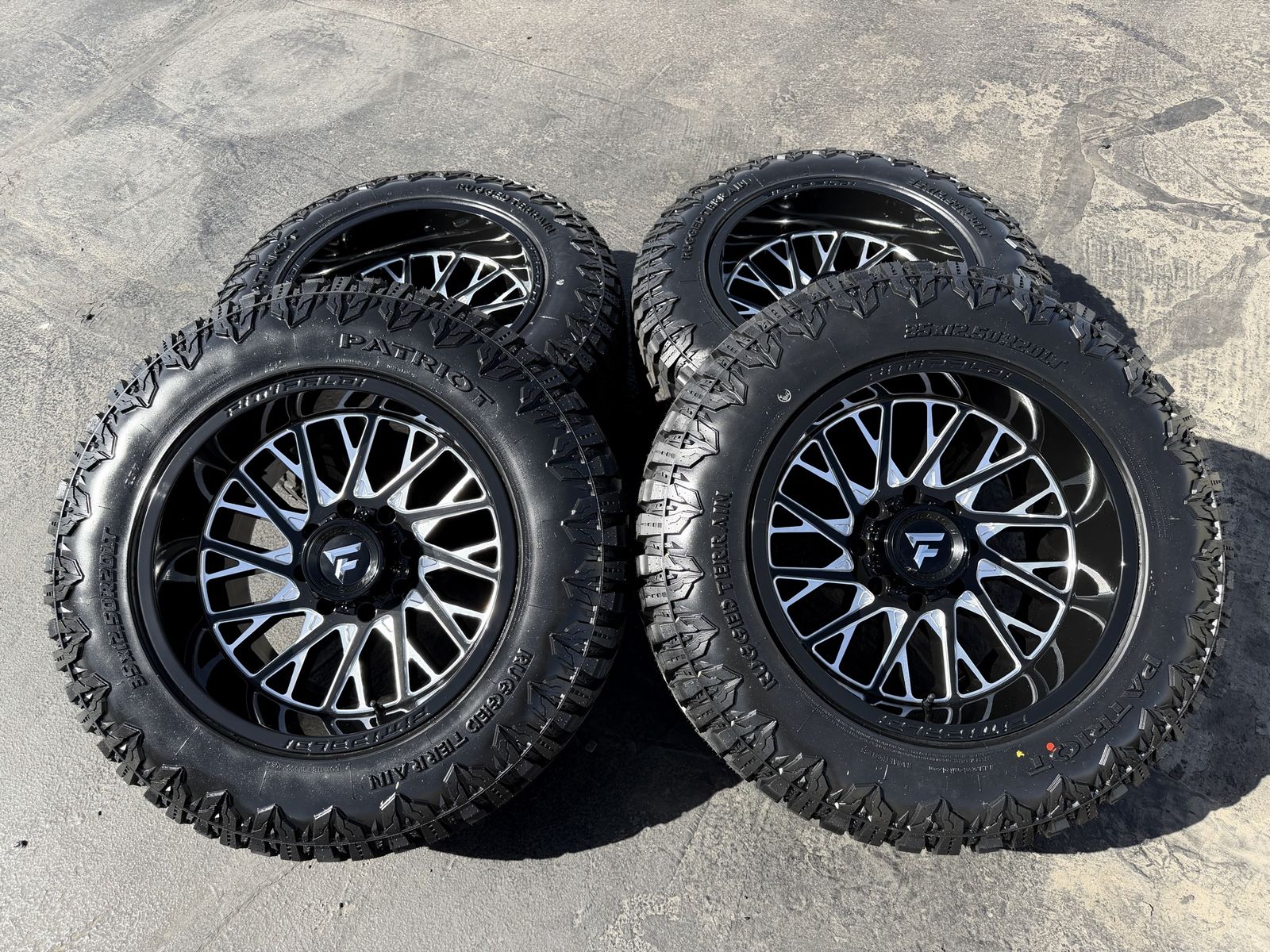 New -44 Fittipaldi 35x12.50r20 RT 8x170 Ford F350