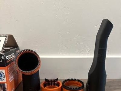 Ridged vacuum attachments