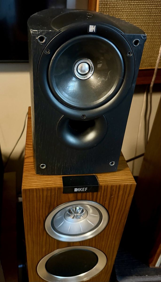 KEF Q1 (SP3424) bookshelves 