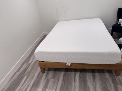 Queen Wood Slat Bed And Mattress 1 Owner