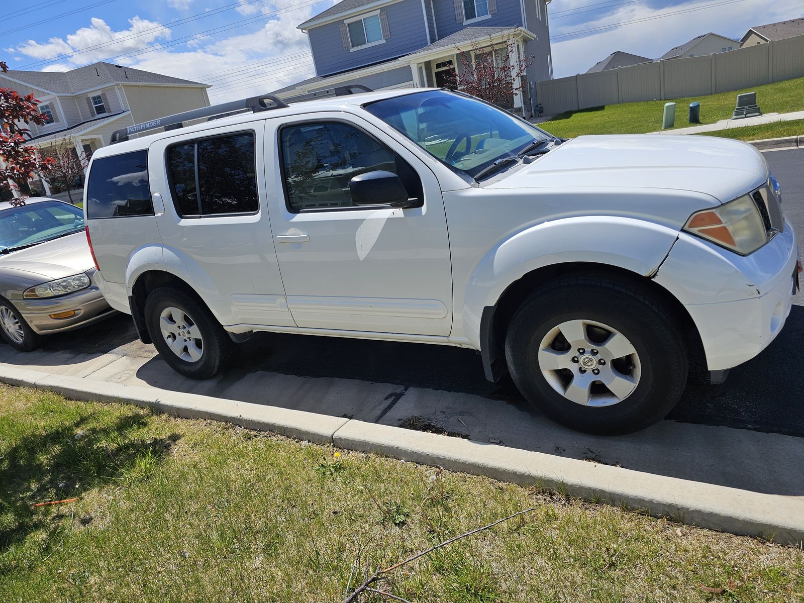 2006 Nissan Pathfinder LE