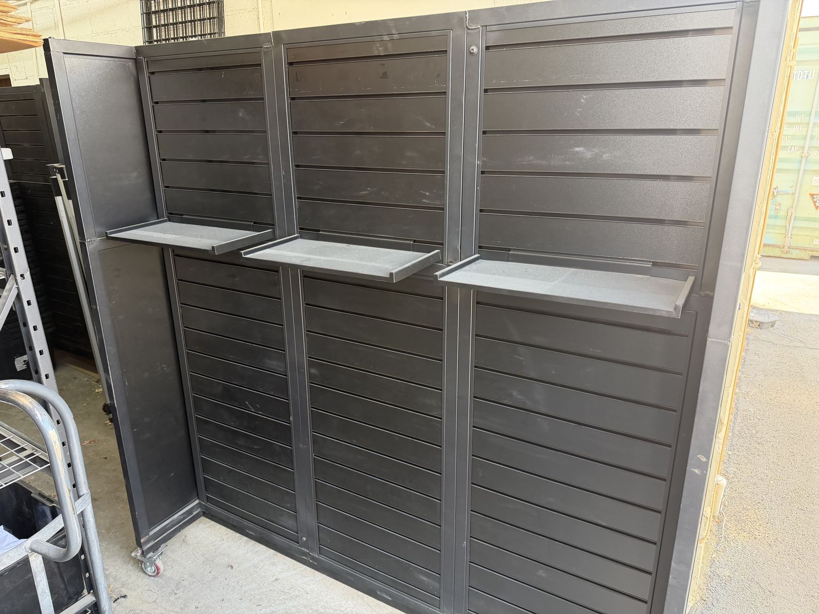 Heavy duty rolling slat-wall  display