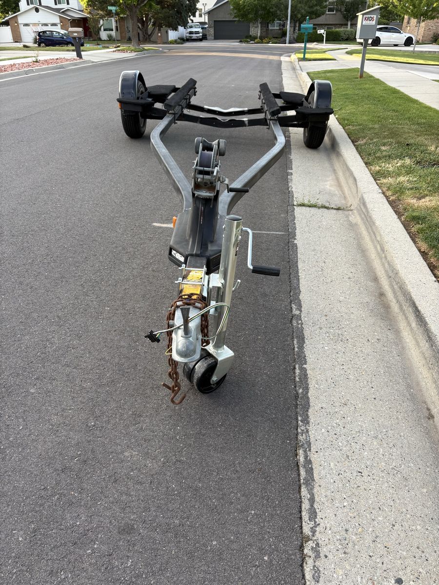 Boat trailer