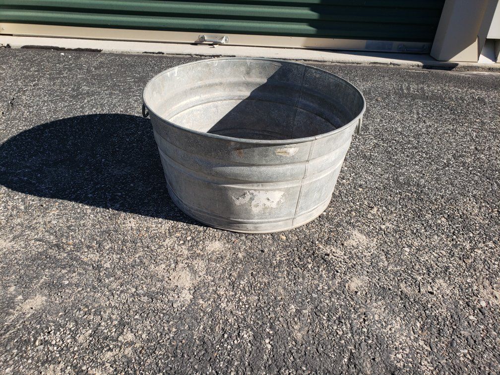 Vintage Galvanized Metal Wash Tub Round Bucket Farmhouse Decor Planter