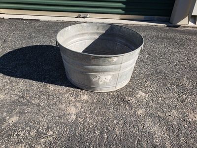 Vintage Galvanized Metal Wash Tub Round Bucket Farmhouse Decor Planter