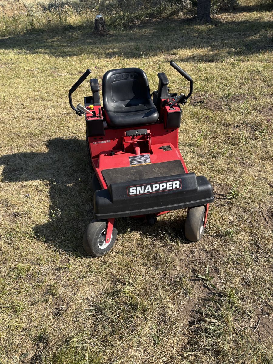 Snapper zero turn riding mower