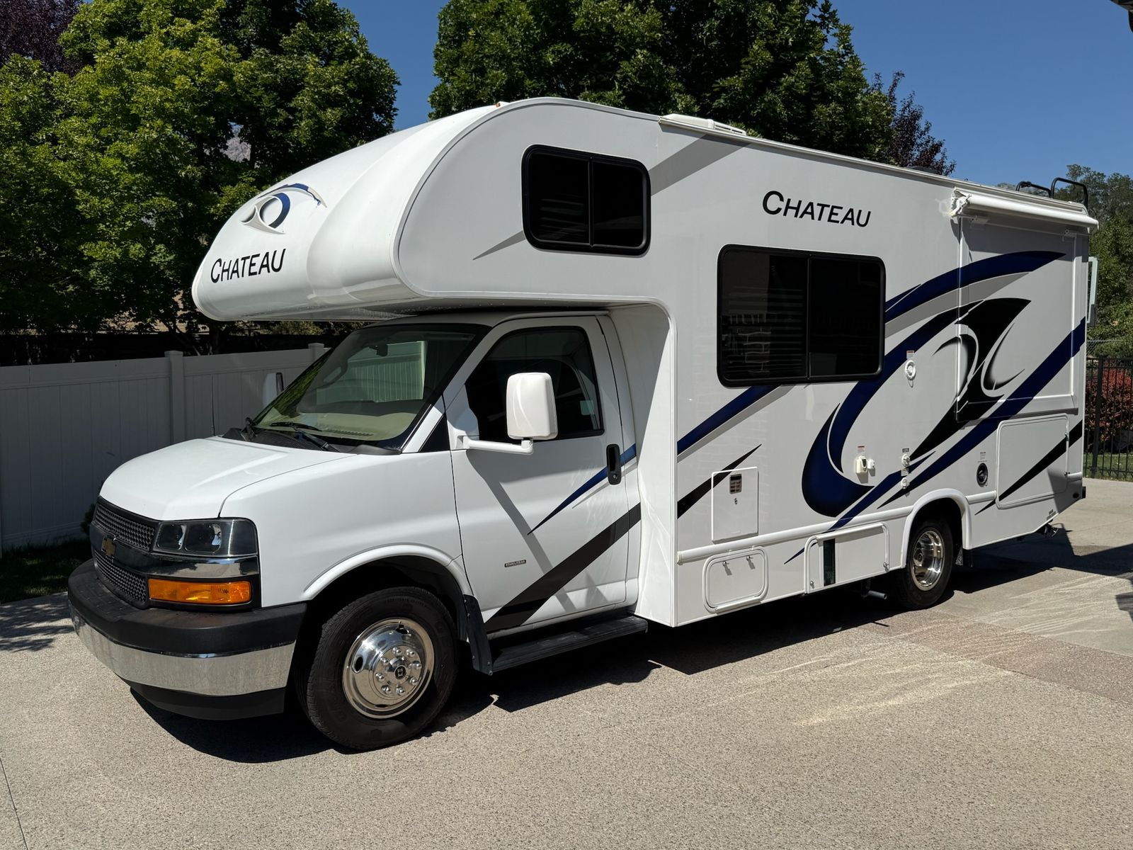 2022 Thor Motor Coach Chateau 22B