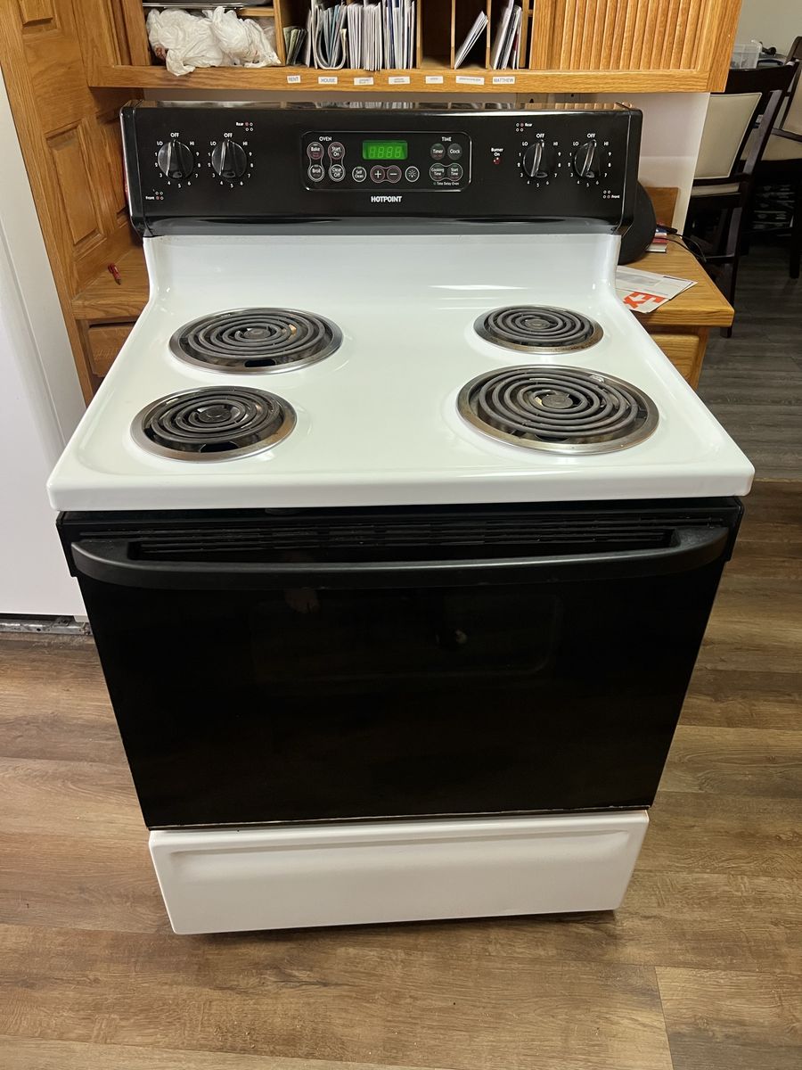 Hotpoint Oven/ Stove