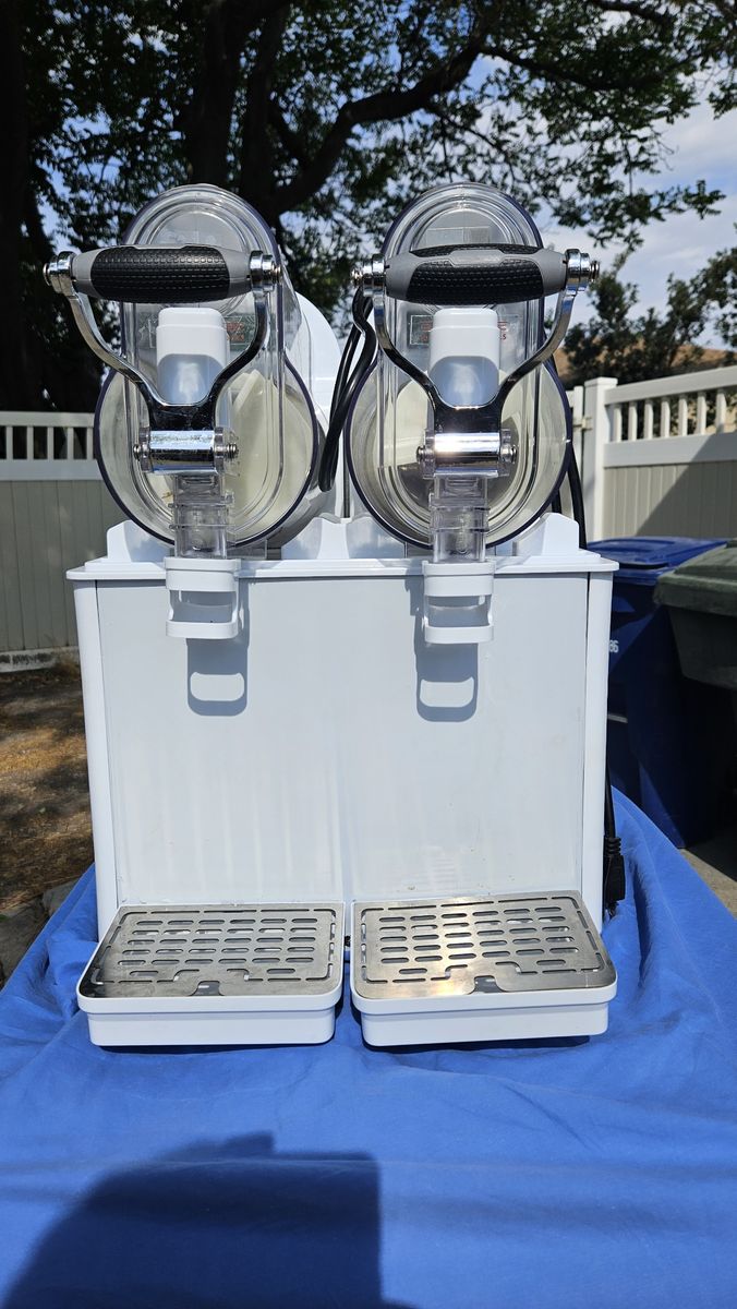 Commercial Slush Machine