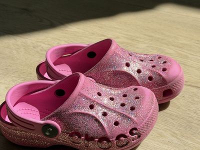 Crocs Pink Glitter C9