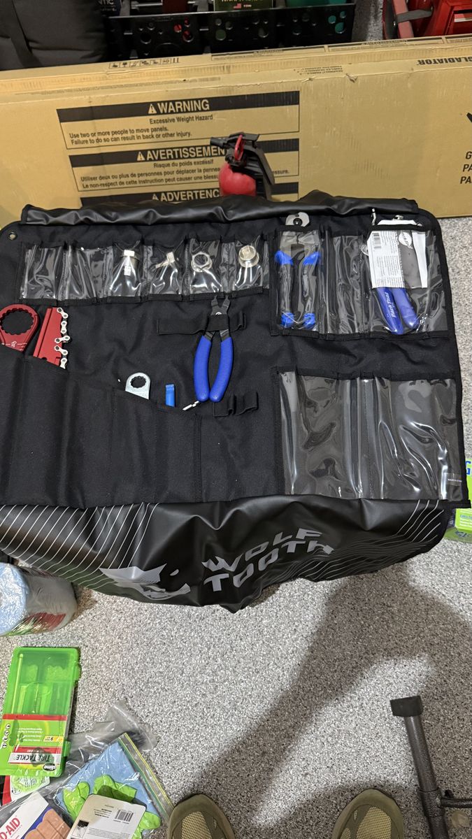 Wolf Tooth Travel Tool Roll & Misc Tools