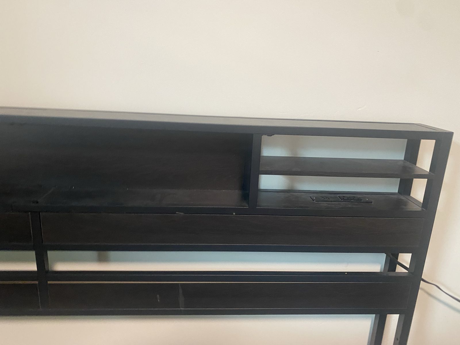 Main image 4