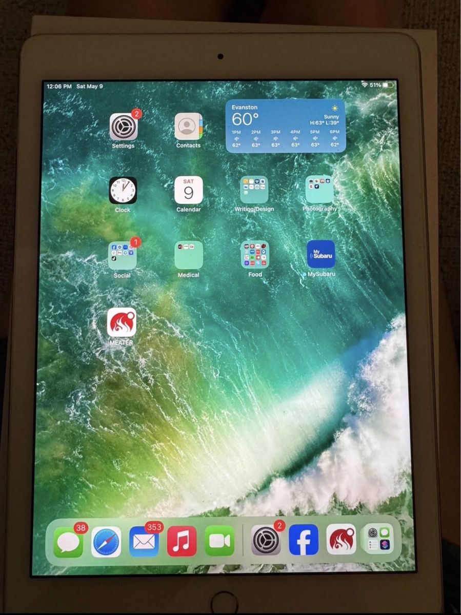 Apple iPad Pro 5th Gen (A1822) 32GB Wi-Fi Gold Tablet