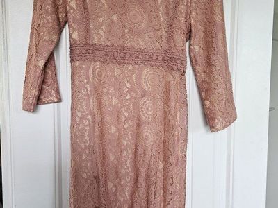 Downeast Elegant Lace Sheath Dress - Mauve
