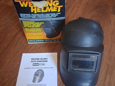 Auto-Darkening Welding Helmet