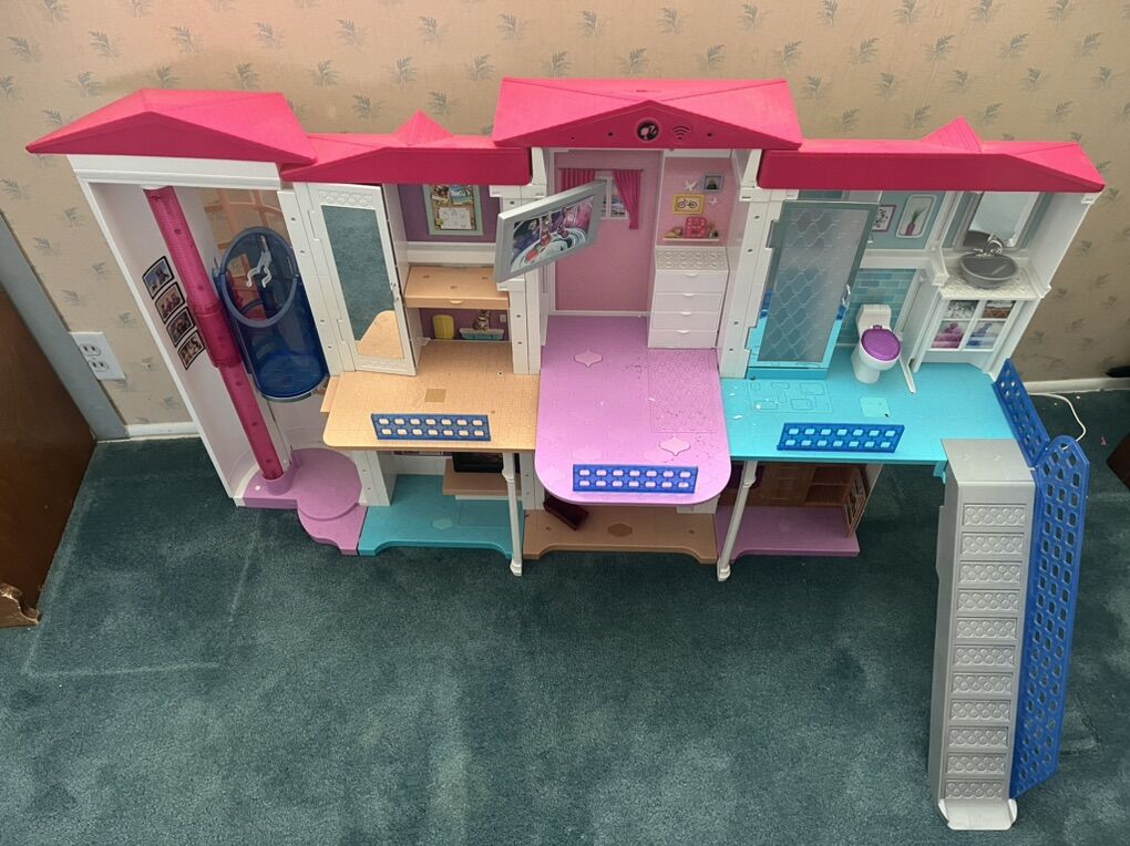Barbie Hello Dream House