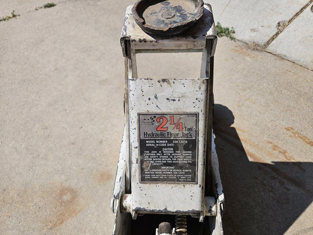 OLD SEARS 2 1/4 TON JACK 