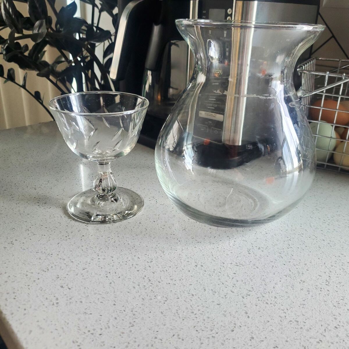 Free glass vase and glass cup