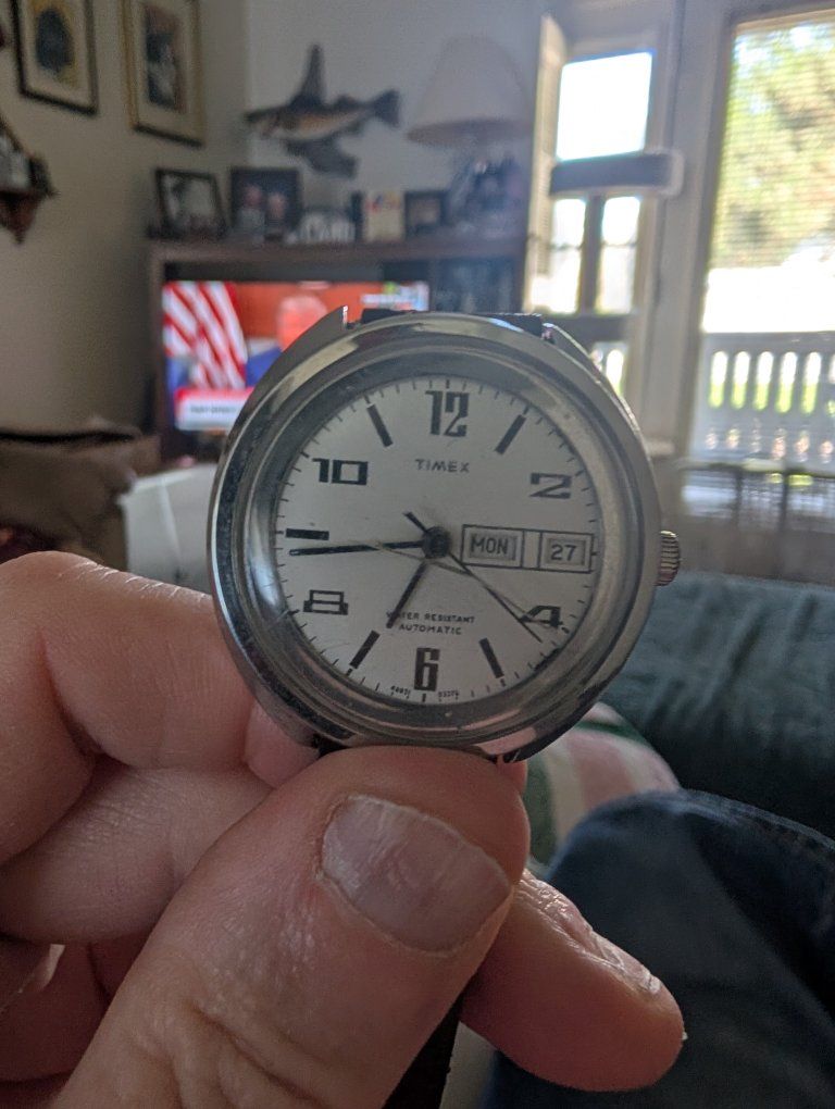 Vintage Timex Automatic Men's Watch White Dial Day Date Brown Leather Strap with crack in the crystal