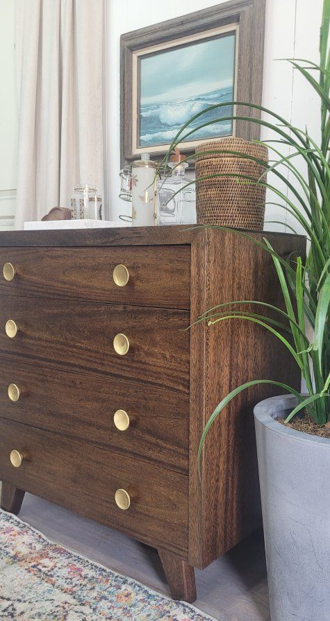 Vintage 4 drawer dresser