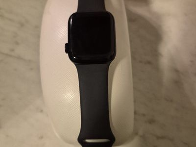 Apple Watch Series 6 (GPS) 40mm Space Gray Aluminum Case with Black Sport Band