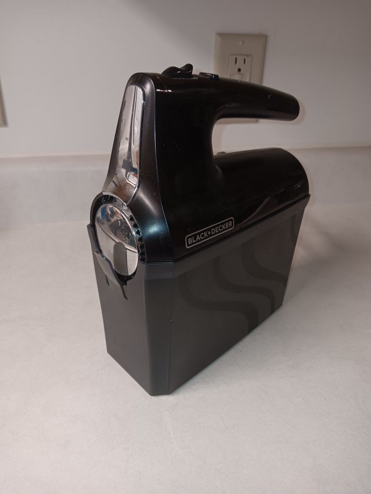 Black+Decker MX610 Hand Mixer - Black 5-Speed plus Turbo with Attachments & Storage Case