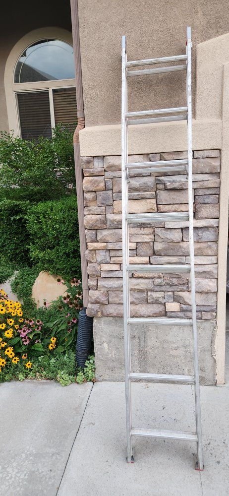 Werner D716-2 Saf-T-Master Type III Household Extension Ladder 16 ft.