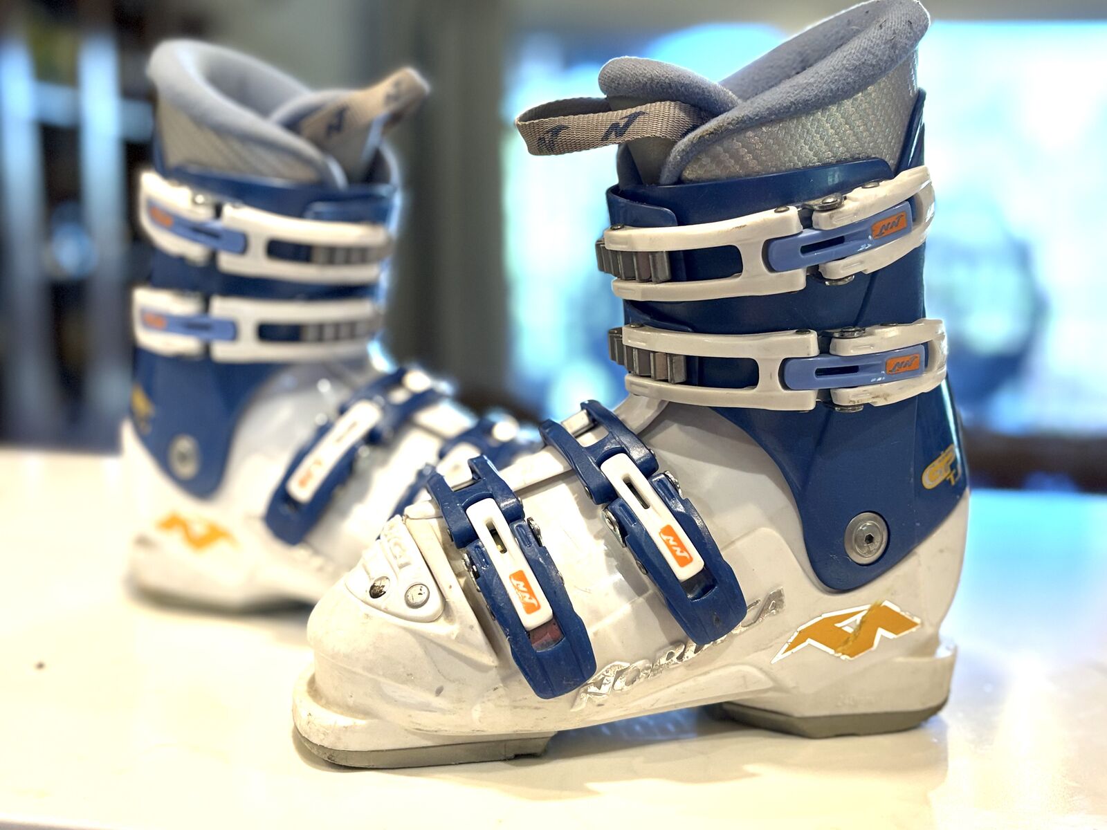 Nordica Kids ski boots  kids size 1.5-2. Downhill alpine skiing skiing