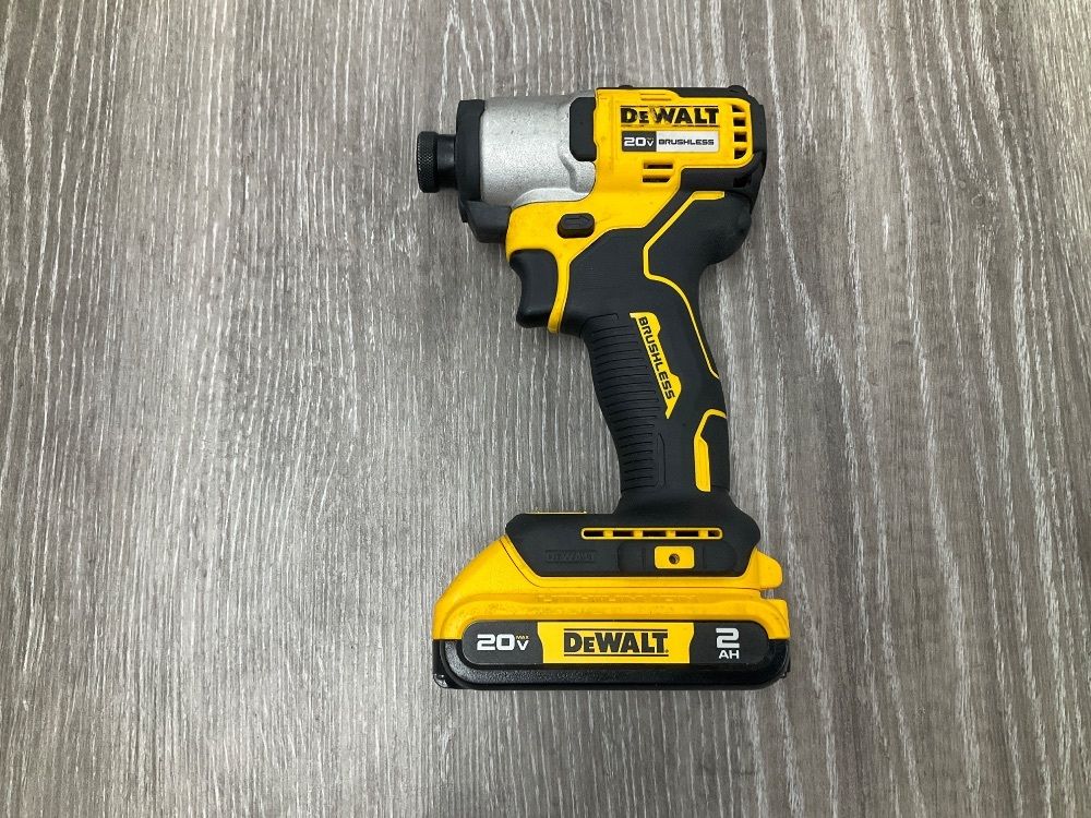 DEWALT 1/4 INCH CORDLESS IMPACT DRIVER W/ 2AH BATTERY