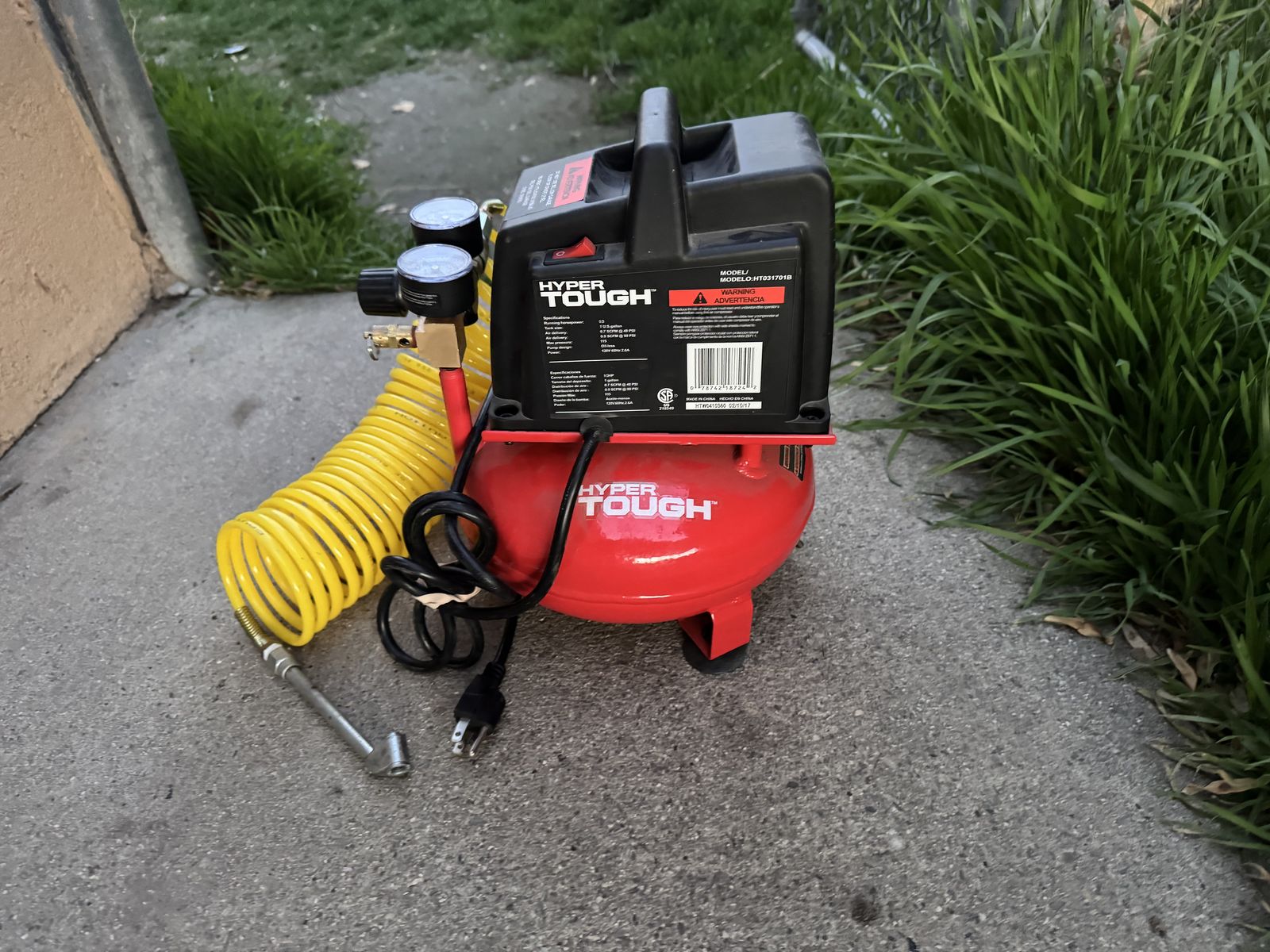 Hyper Tough 1 Gallon Air Compressor WIth Hose