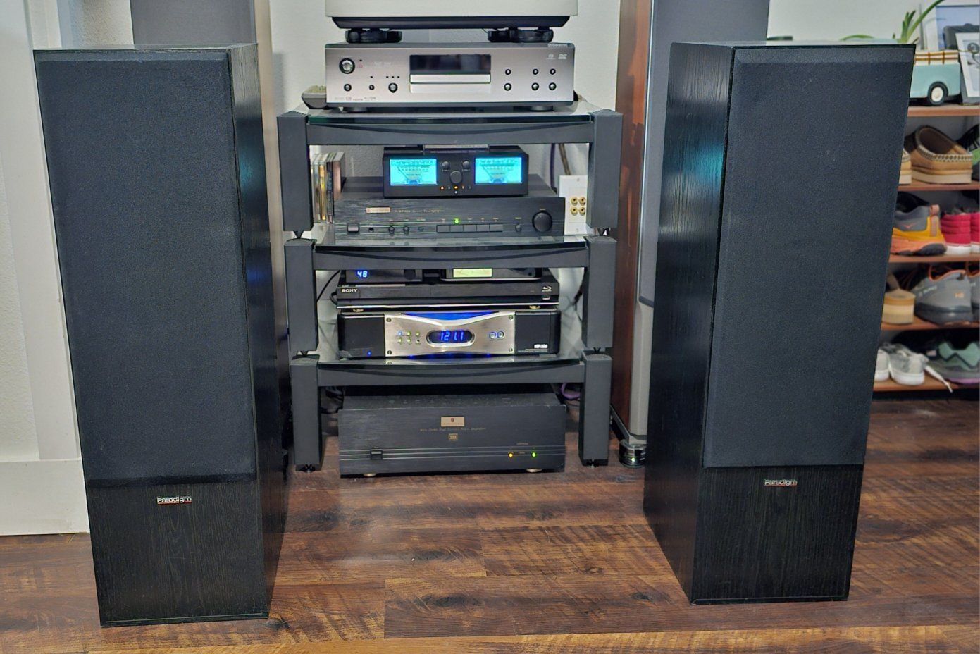 Paradigm 5SE Mk3 Bookshelf Speakers (Pair) – Made in Canada – Classic Paradigm Performance