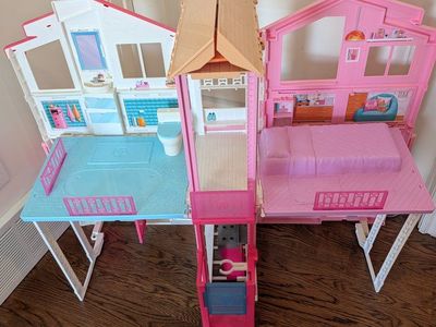 Barbie dream house