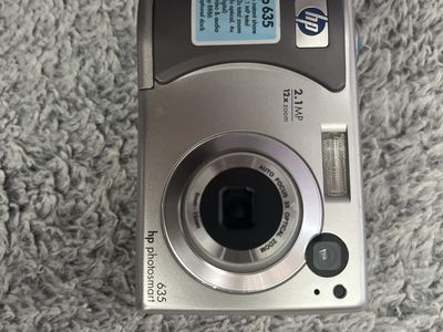 HP Photosmart 635 2.1MP Digital Camera - Silver with Strap
