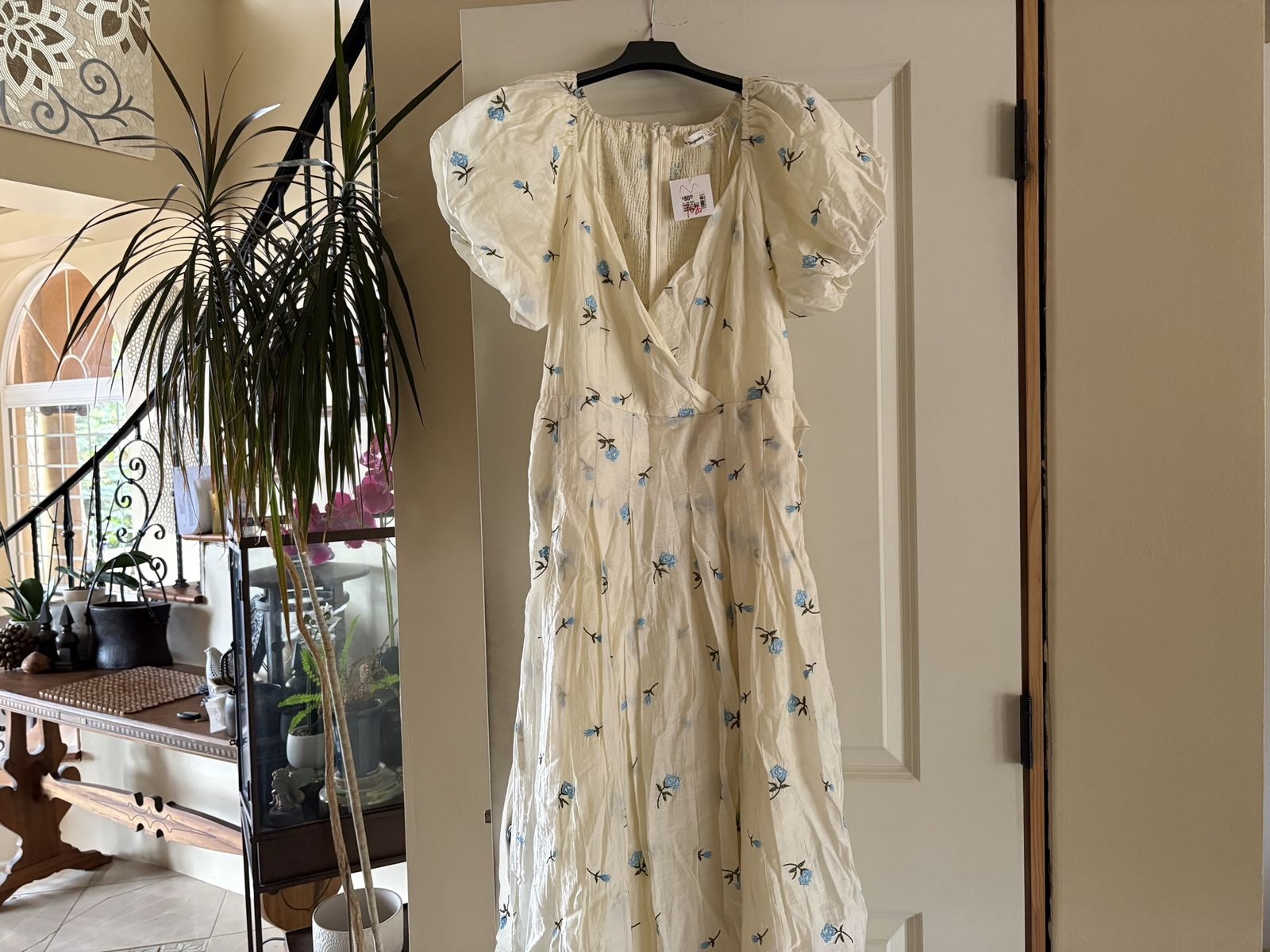 New Ivory Dress w/ Embroidered Blue Flowers Sz L